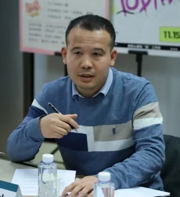 阴小波